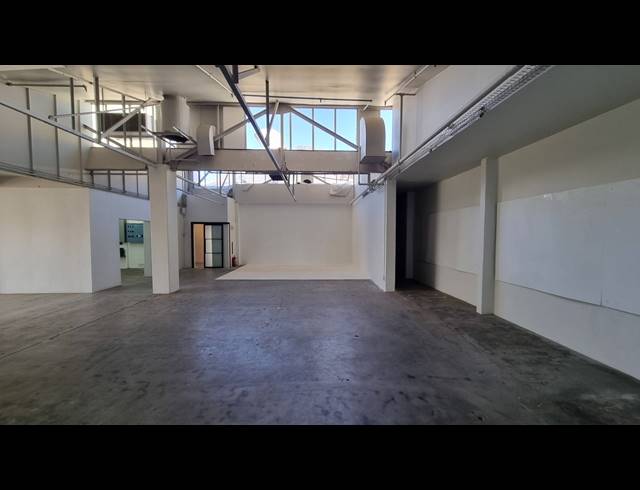 450M² BUSINESS TO LET IN WOODSTOCK